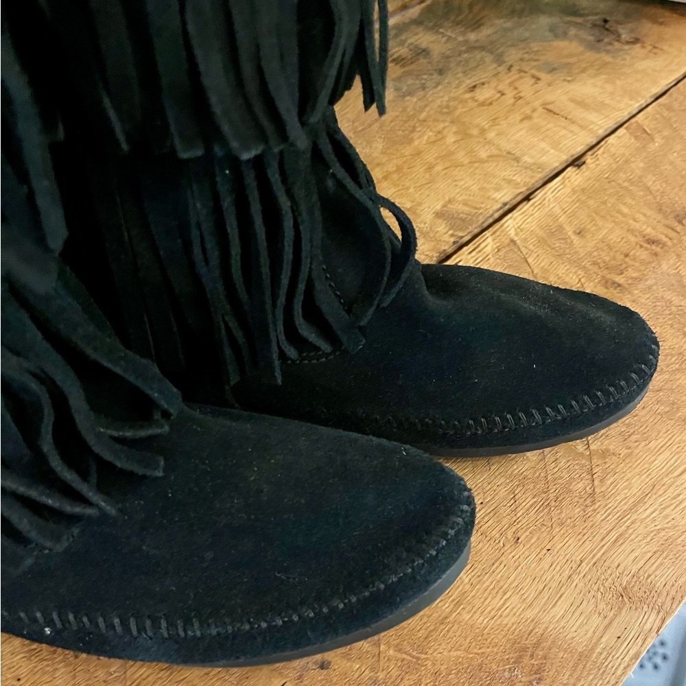 Minnetonka Black Suede Fringe Moccasin Boots - Picture 10 of 11